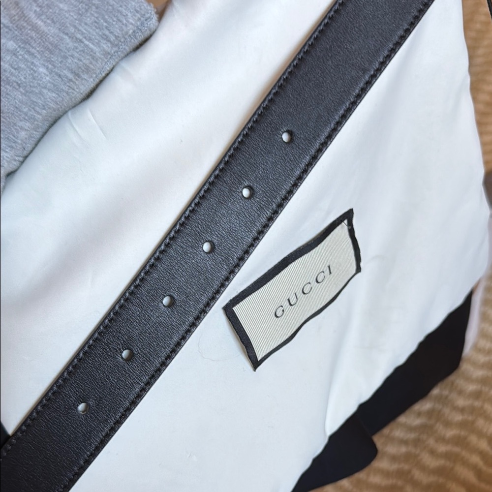 Gucci Black Leather Belt with Gold Buckle - Picture 5 of 5